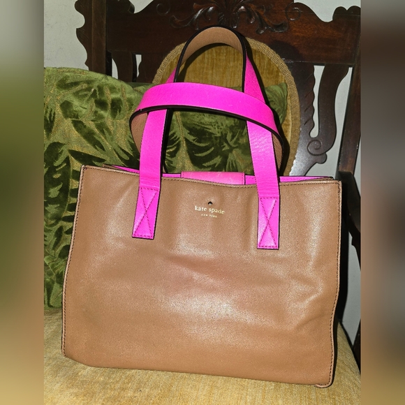 LEATHER KATE SPADE PURSE HANDBAG. SEE PICS FOR MEASUREMENTS AND SCUFFS ON CLOSUR - Picture 4 of 8